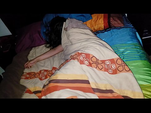 ❤️ Stepson berating a sua jovem madrasta enquanto ela dorme. Porno vídeo em pt.shufflesex-com.ru ☑